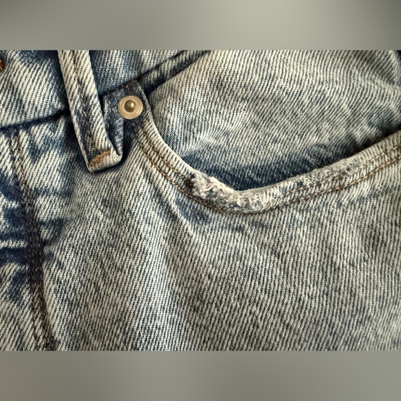 Good American Good Classic Cuffed Jeans - Picture 16 of 16